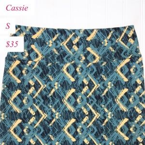LuLaRoe Cassie skirt
